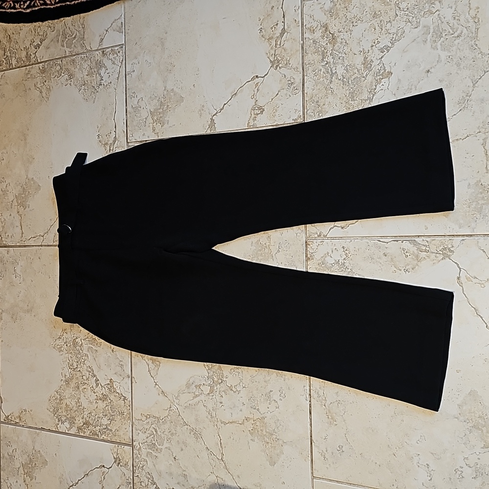 Suncoo Paris ladies black dress pant with belt. T1 SIZE S